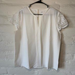 Not for Sale-Donated 11/30/22 NWOT Ladies Lace Capped Sleeve White Blouse